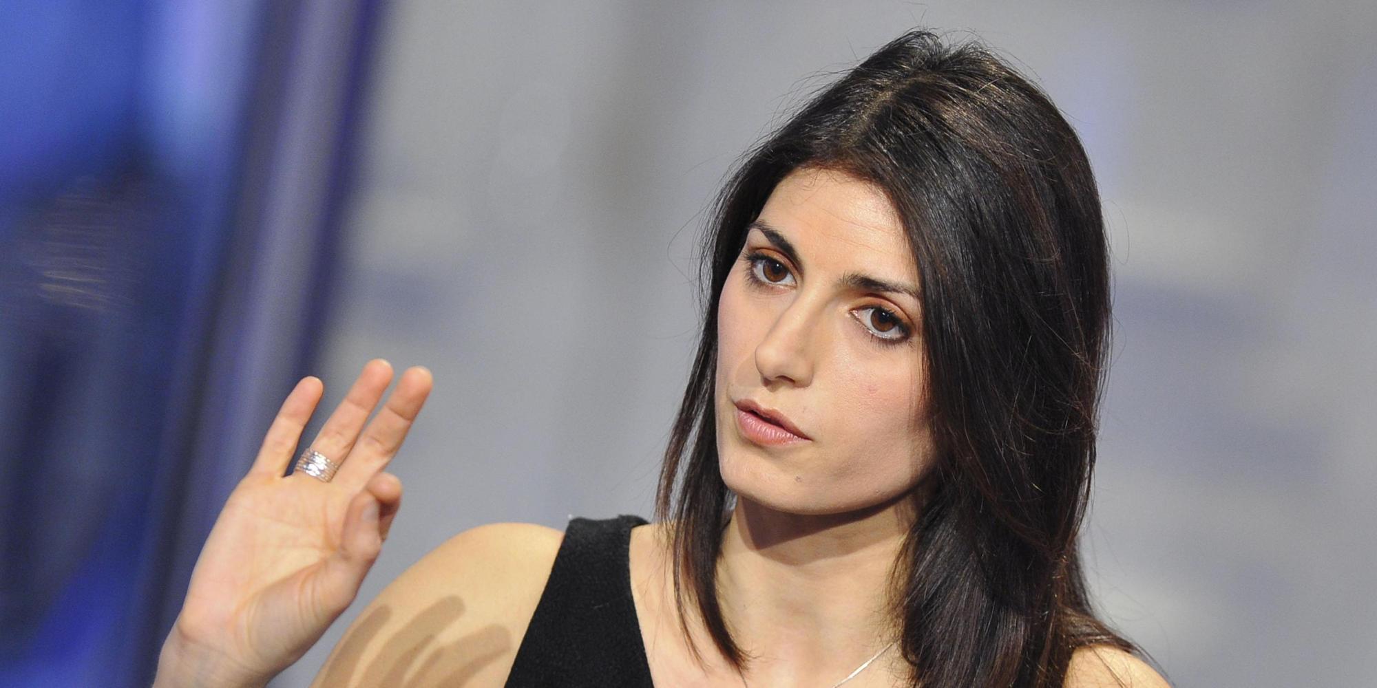 La candidata sindaco di Roma del Movimento 5 Stelle, Virginia Raggi, ospite del programma Rai "Porta a porta", condotto da Bruno Vespa, Roma, 01 marzo 2016. 
ANSA/GIORGIO ONORATI