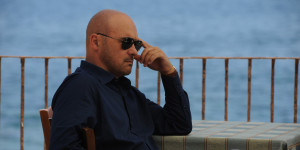 L'attore Luca Zingaretti in una foto di scena della nuova serie tv 'Il commissario Montalbano'. Il personaggio nato dalla penna di Andrea Camilleri ritorna su Rai1 con quattro nuovi episodi che andranno in onda a partire da lunedi' 14 marzo per la regia di Alberto Sironi. ANSA / FABRIZIO DI GIULIO - UFFICIO STAMPA +++HO - NO SALES - EDITORIAL USE ONLY++++